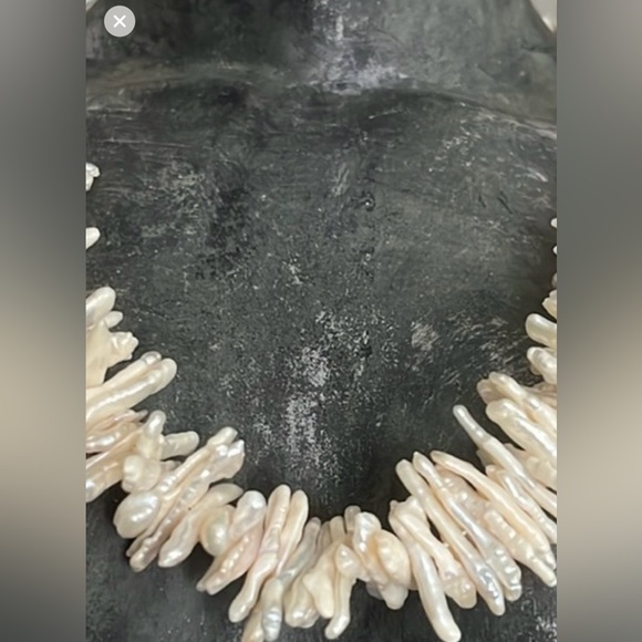 Natural Keisha 18” fresh water pearl stick necklace. Toggle clasp in pewter. - Picture 3 of 4